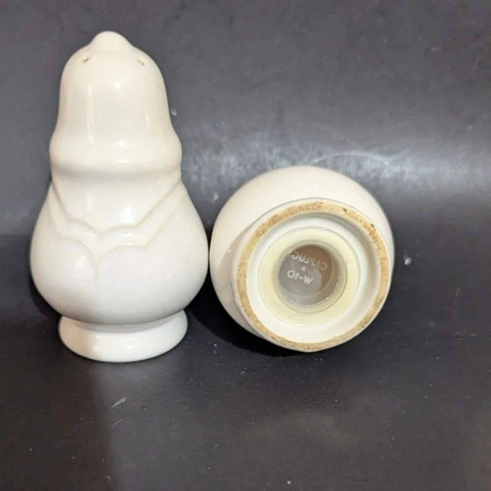Pfaltzgraff Gazebo White Salt & Pepper Shakers Vintage Ceramic 3 Inches Pre-Owne